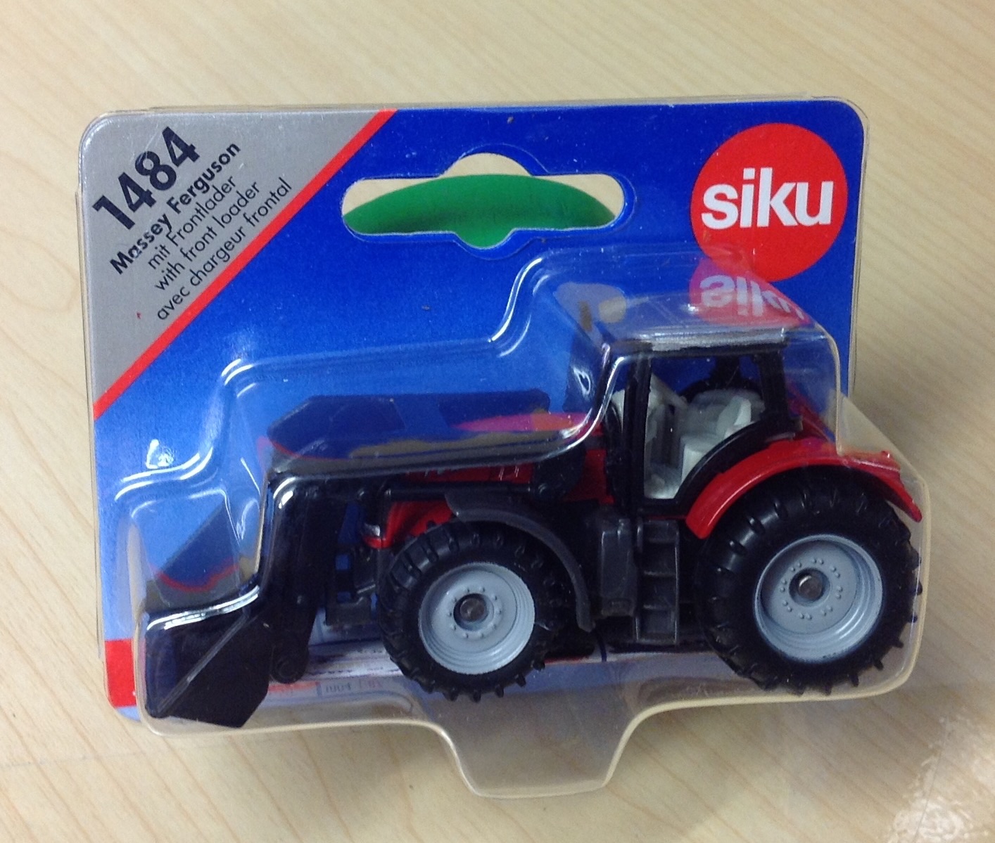 Siku Traktor Massey Ferguson mit Frontlader  1484  NEU 